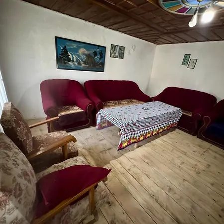 Nika & Camp Lekaj