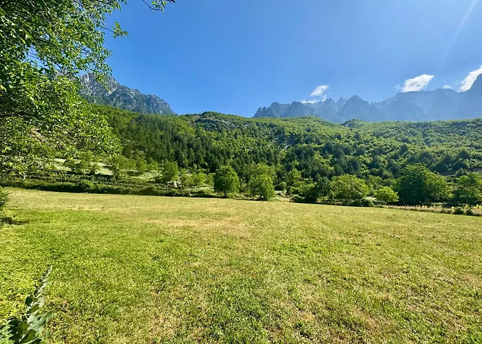 Nika & Camp * Lekaj (Vlore)