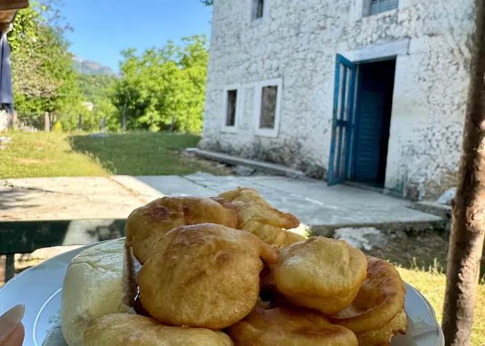 Nika & Camp Lekaj (Vlore)